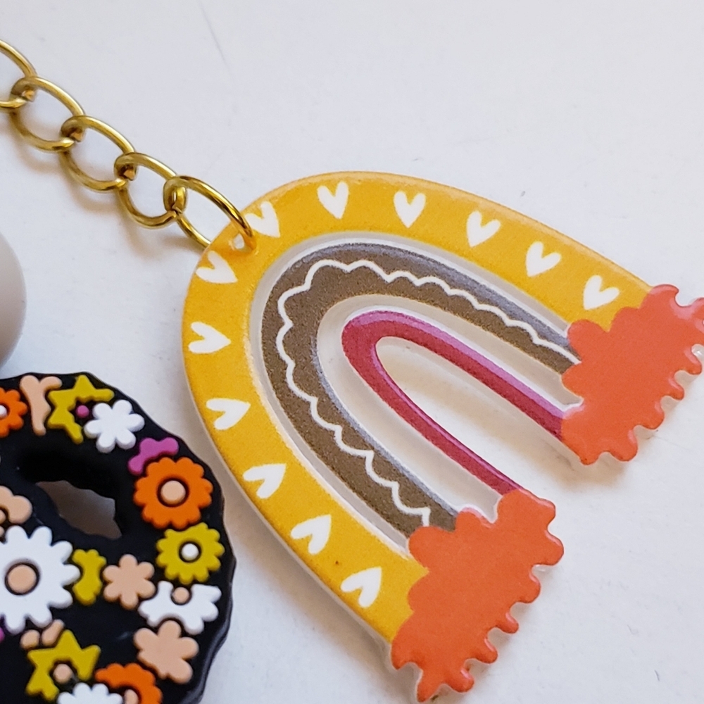 Handmade SiIicone Focal Beaded Rainbow 70s Peace Daisy Keychain - Picture 2 of 5